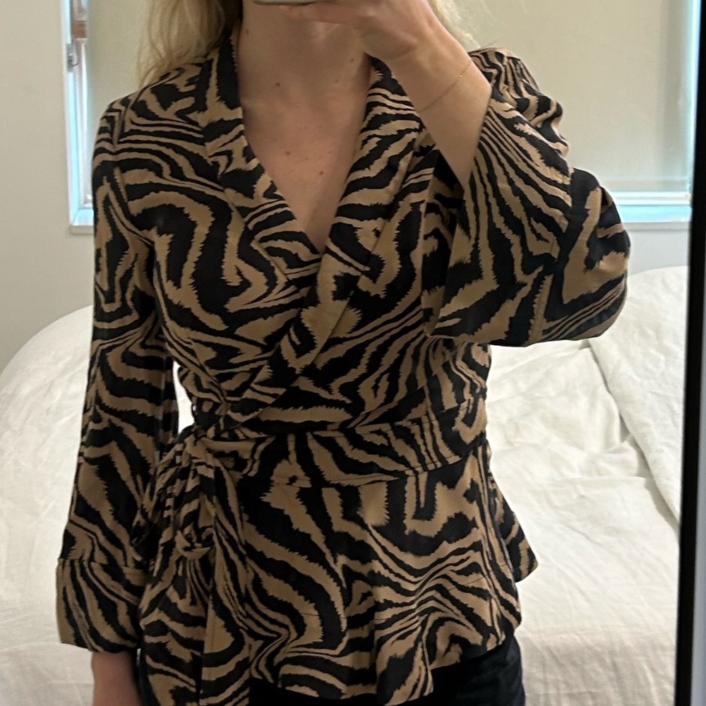 Ganni wrap top blouse animal print women's 38/size 6/ medium